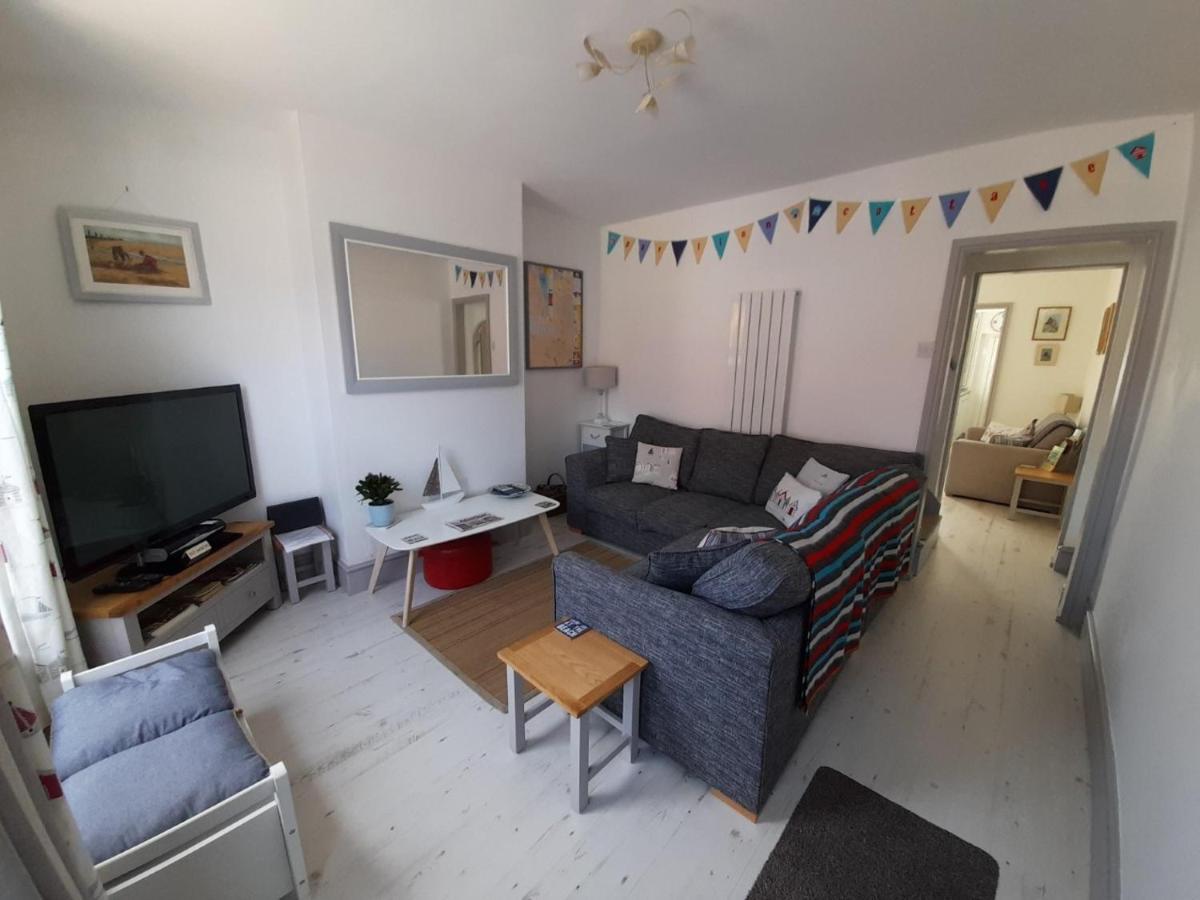 'pavilion Cottage' Next To With Sea Views - Pet Friendly! *