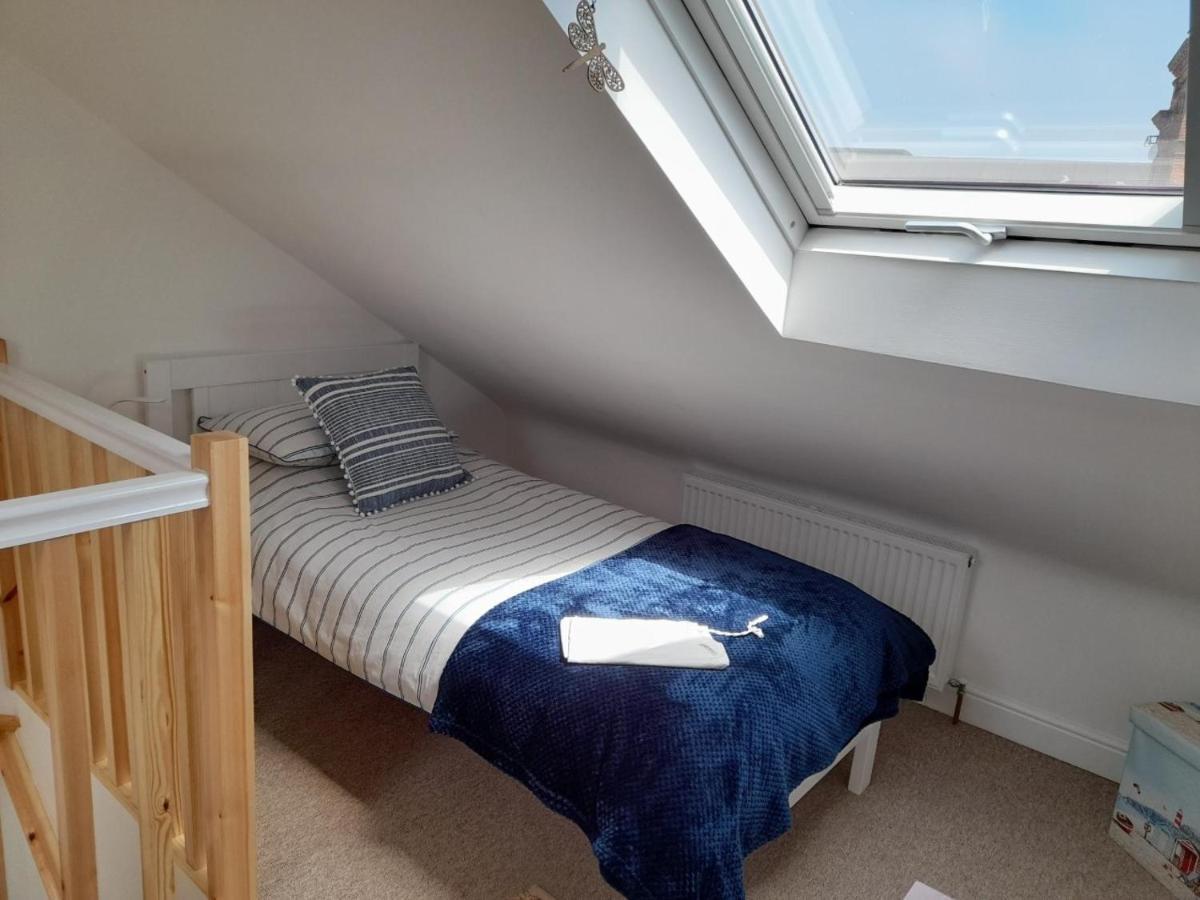 Holiday home 'pavilion Cottage' Next To With Sea Views - Pet Friendly!
