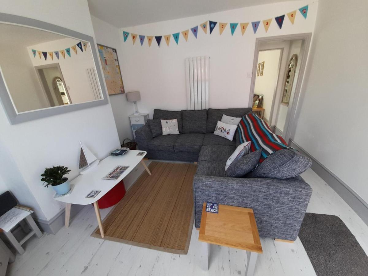 Holiday home 'pavilion Cottage' Next To With Sea Views - Pet Friendly!
