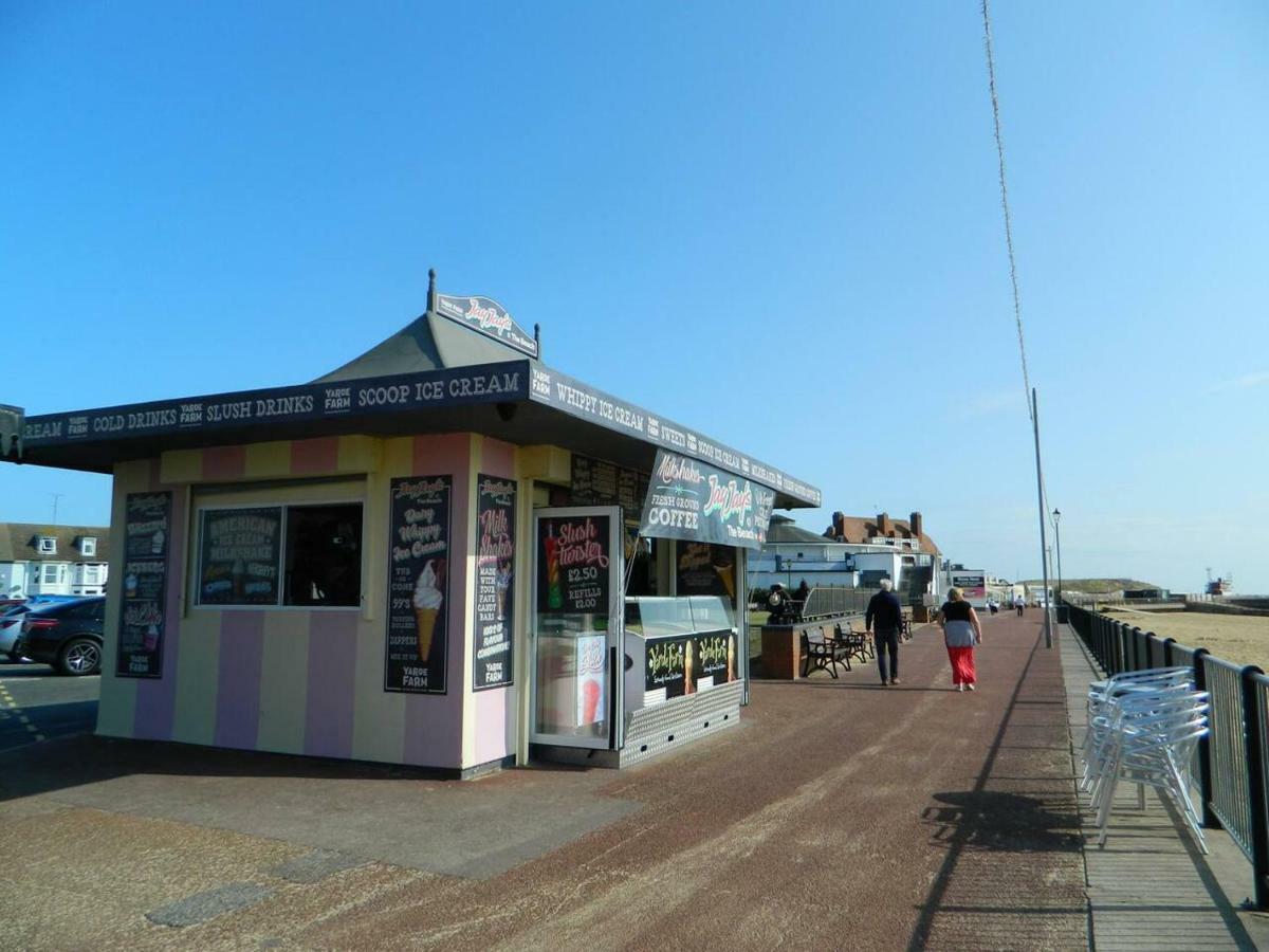 'pavilion Cottage' Next To With Sea Views - Pet Friendly! Holiday home